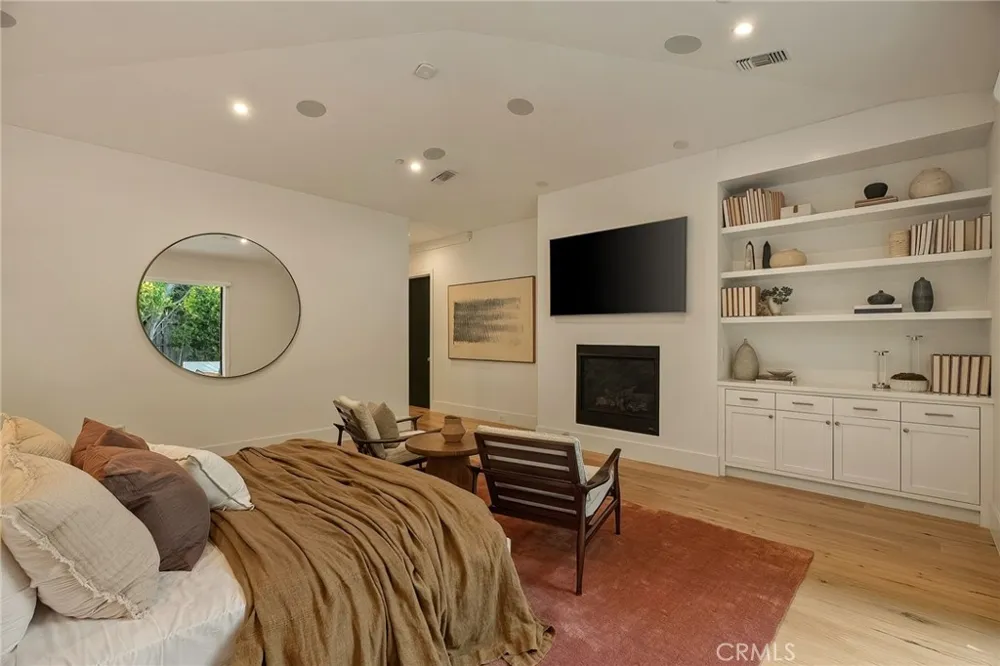 16130 Otsego Street Encino, CA 91436