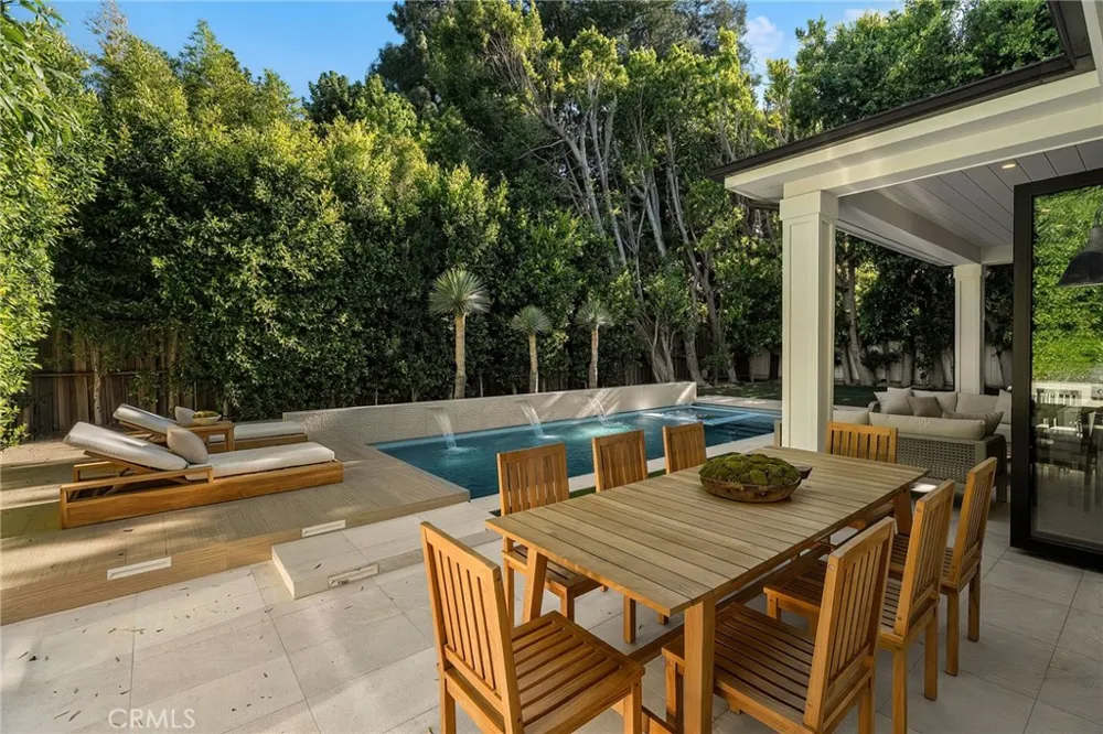 16130 Otsego Street Encino, CA 91436
