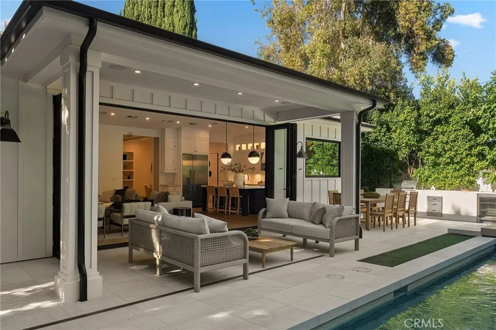 16130 Otsego Street Encino, CA 91436