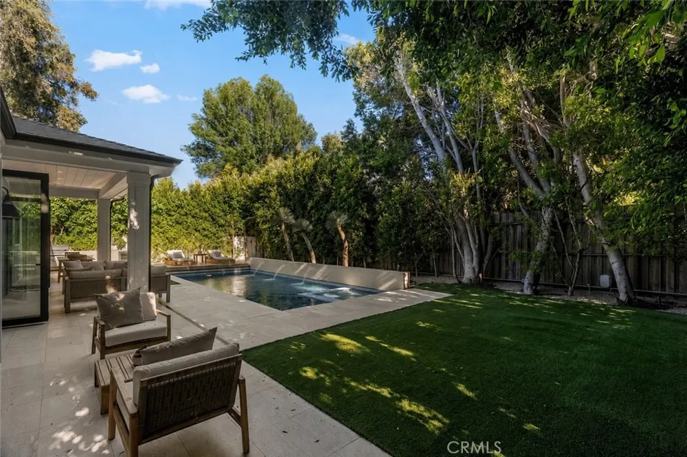 16130 Otsego Street Encino, CA 91436