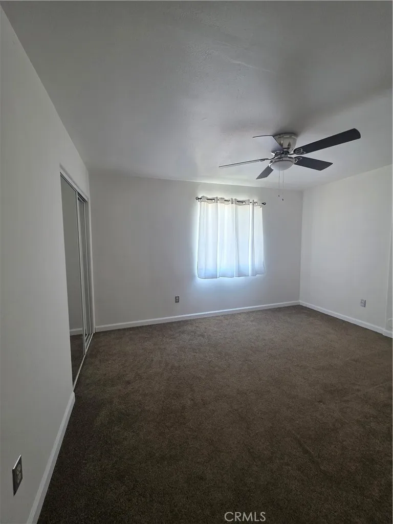 11380 El Esteban Phelan, CA 92371
