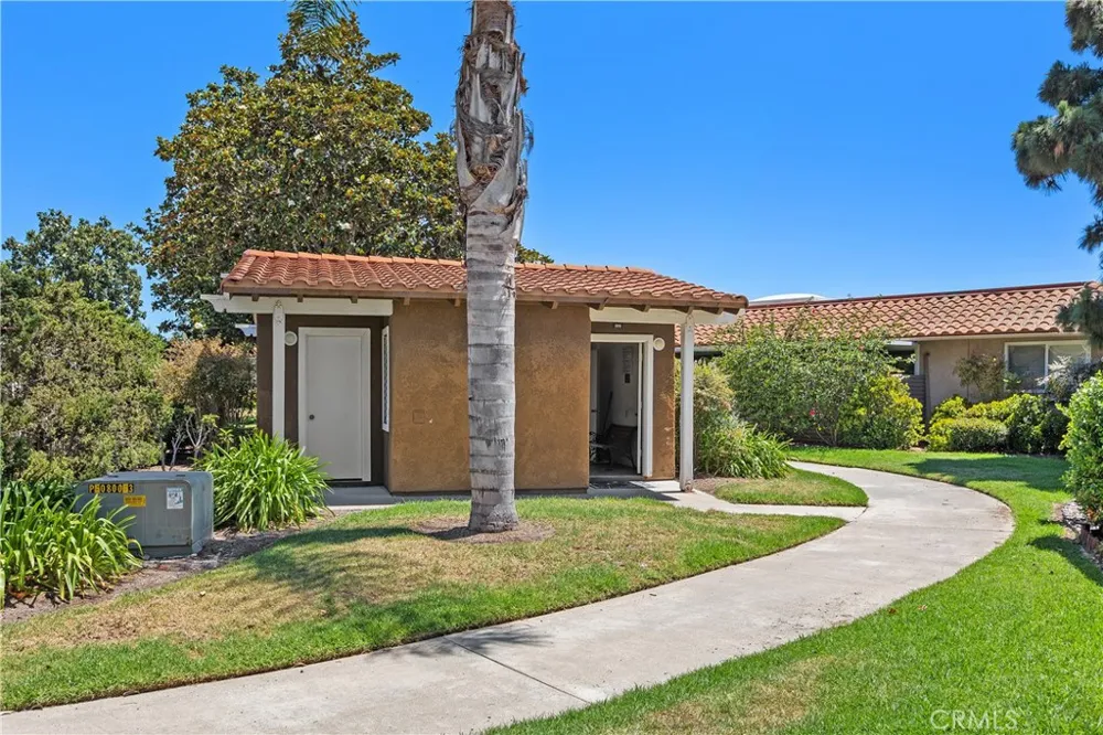 3047 Via Serena S Laguna Woods, CA 92637