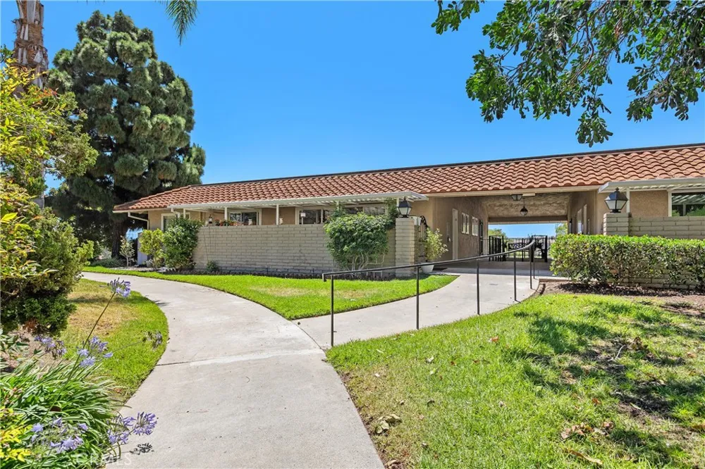 3047 Via Serena S Laguna Woods, CA 92637