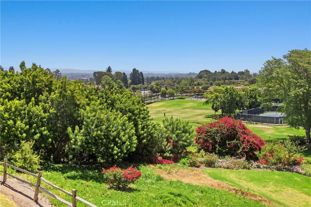 3047 Via Serena S Laguna Woods, CA 92637