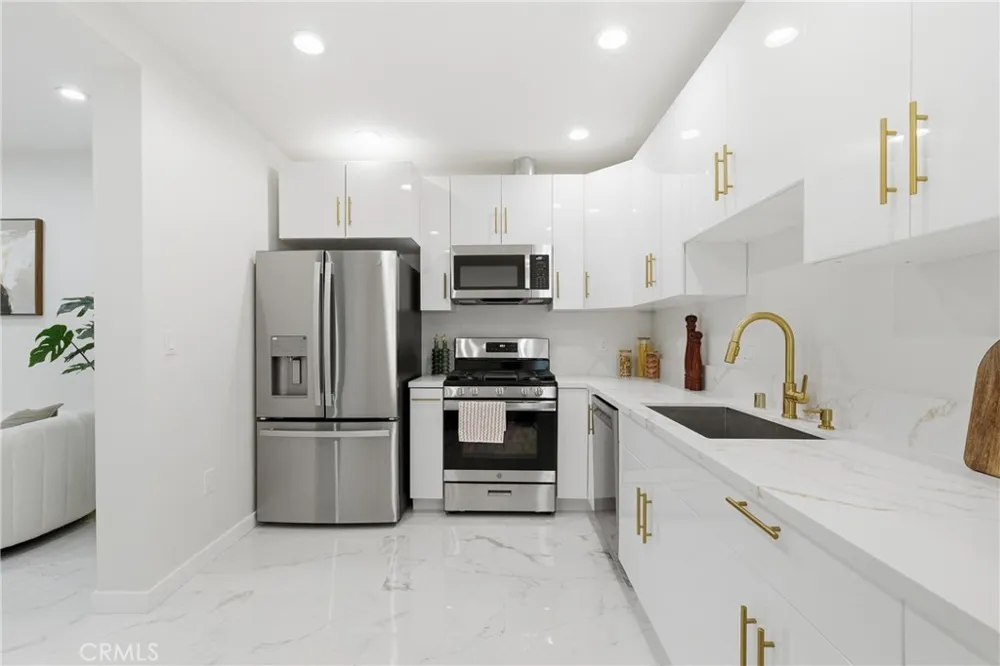 10012 Plainview Avenue Tujunga, CA 91042