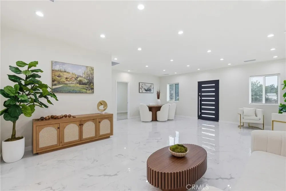 10012 Plainview Avenue Tujunga, CA 91042