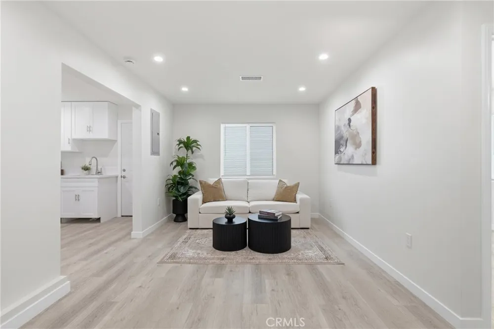 10012 Plainview Avenue Tujunga, CA 91042