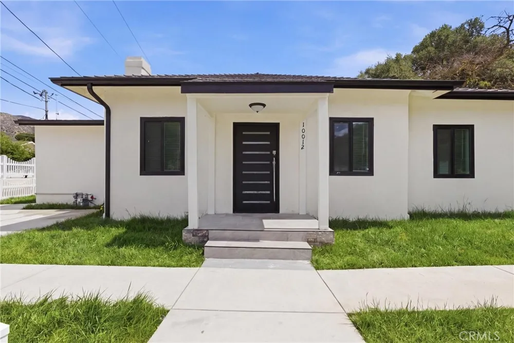 10012 Plainview Avenue Tujunga, CA 91042