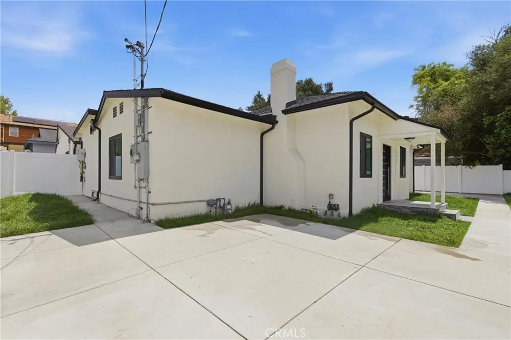 10012 Plainview Avenue Tujunga, CA 91042