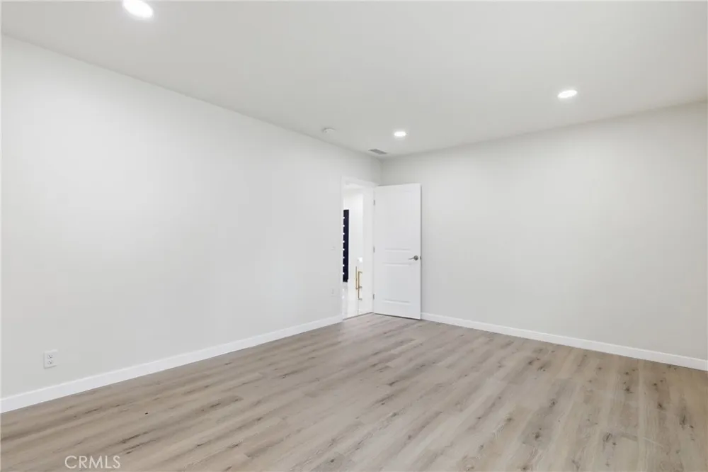 10012 Plainview Avenue Tujunga, CA 91042