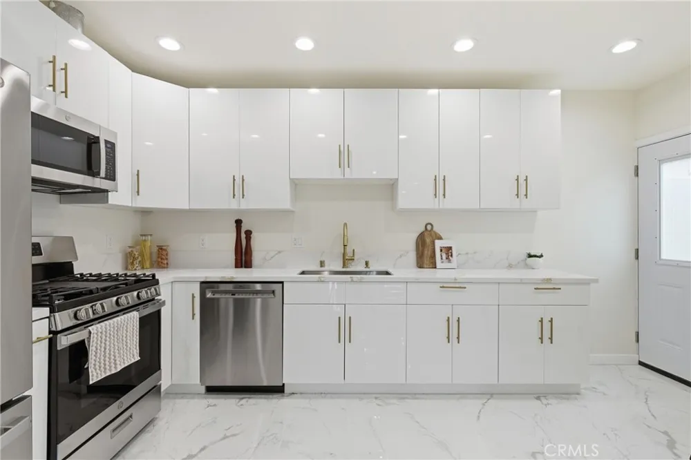 10012 Plainview Avenue Tujunga, CA 91042