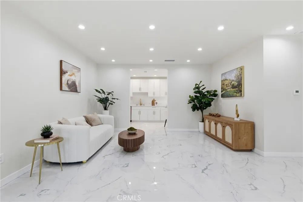 10012 Plainview Avenue Tujunga, CA 91042