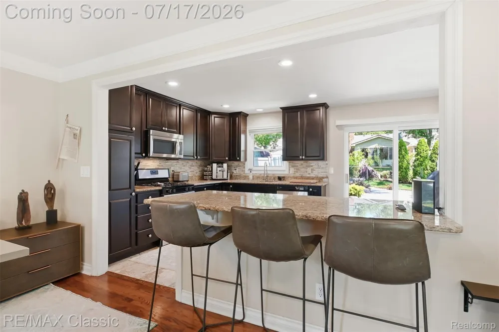 1628 Lexington Street Plymouth City, MI 48170
