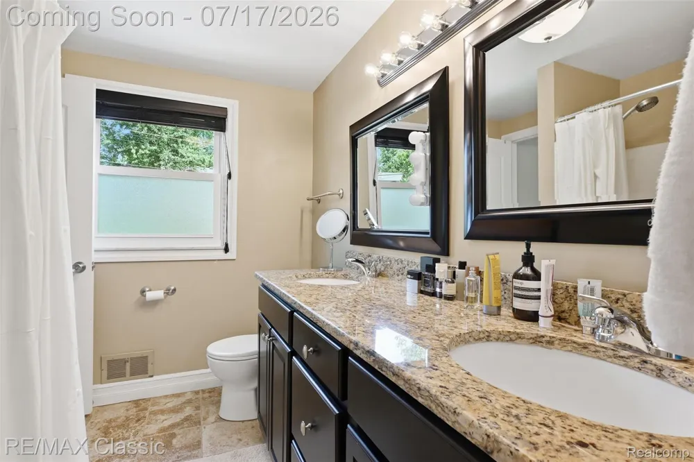 1628 Lexington Street Plymouth City, MI 48170