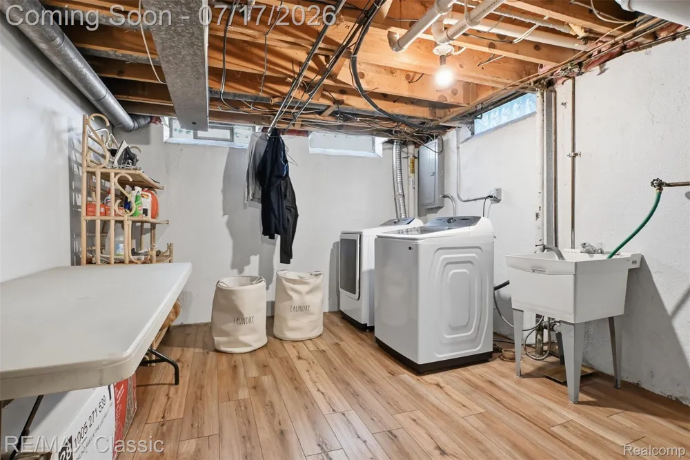 1628 Lexington Street Plymouth City, MI 48170