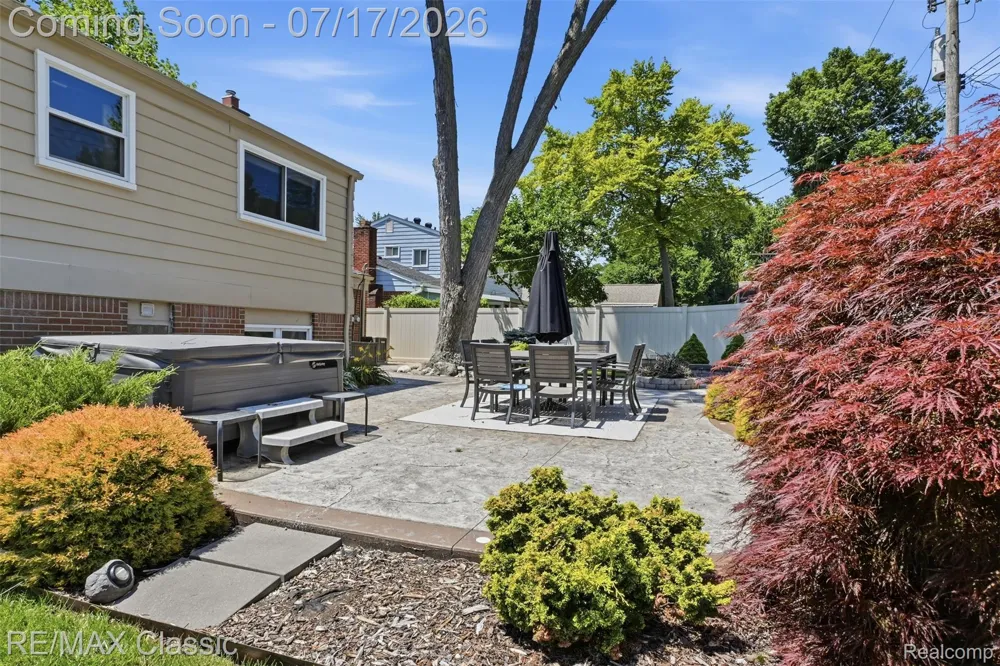 1628 Lexington Street Plymouth City, MI 48170