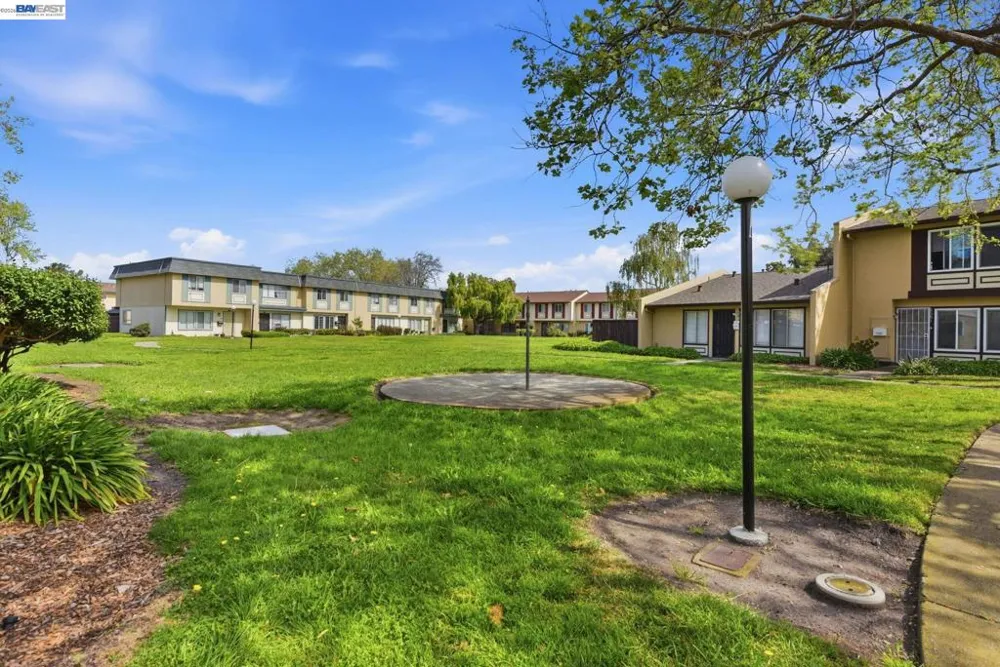 27864 Hummingbird Ct Hayward, CA 94545