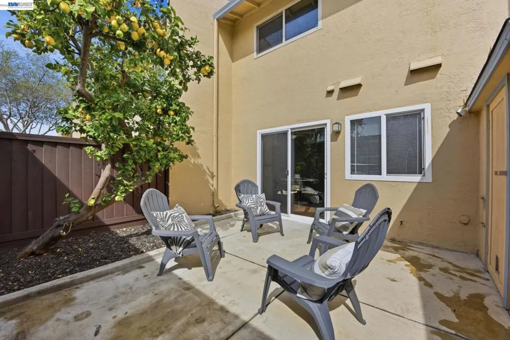 27864 Hummingbird Ct Hayward, CA 94545