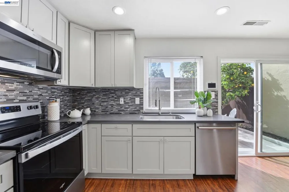 27864 Hummingbird Ct Hayward, CA 94545
