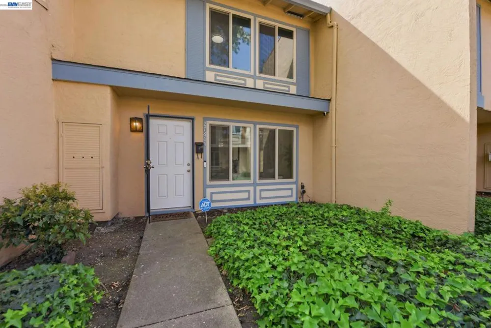 27864 Hummingbird Ct Hayward, CA 94545