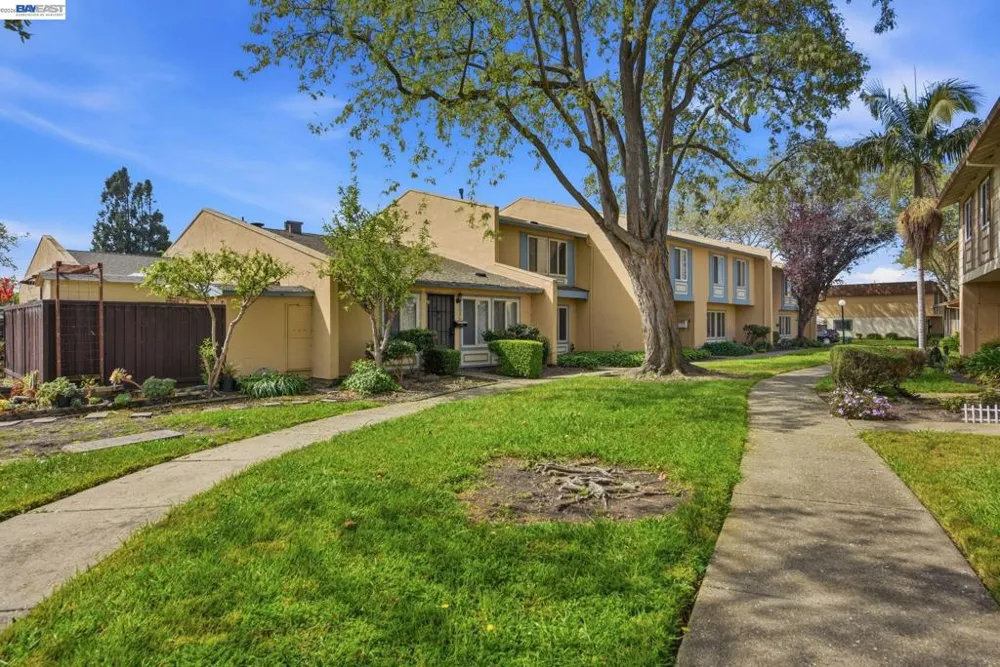 27864 Hummingbird Ct Hayward, CA 94545