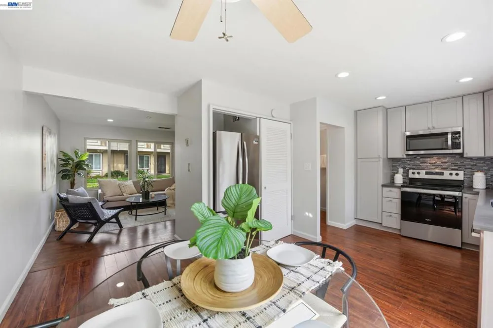 27864 Hummingbird Ct Hayward, CA 94545