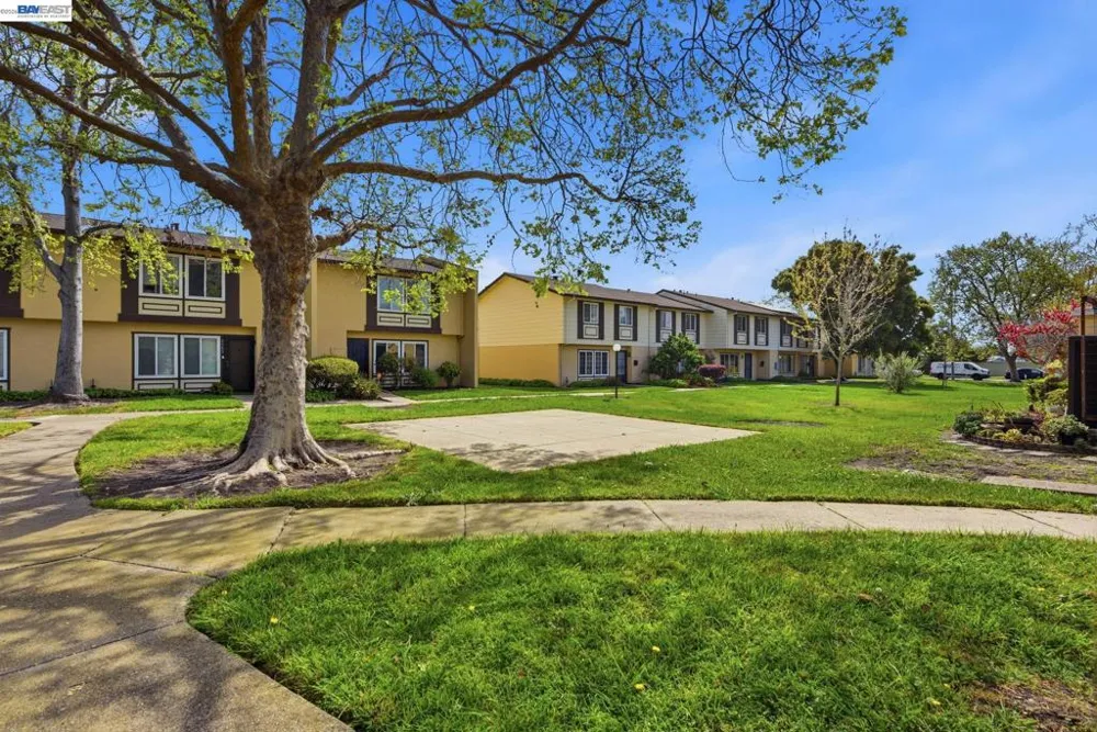 27864 Hummingbird Ct Hayward, CA 94545
