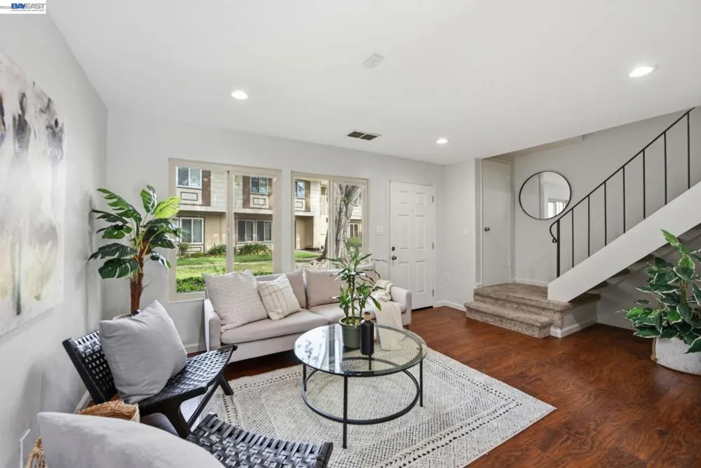 27864 Hummingbird Ct Hayward, CA 94545