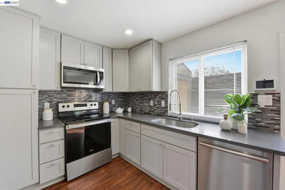 27864 Hummingbird Ct Hayward, CA 94545