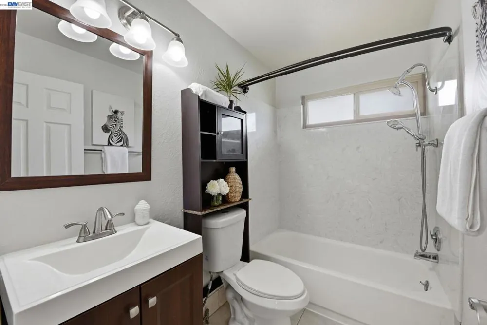27864 Hummingbird Ct Hayward, CA 94545