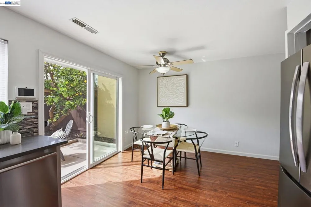 27864 Hummingbird Ct Hayward, CA 94545