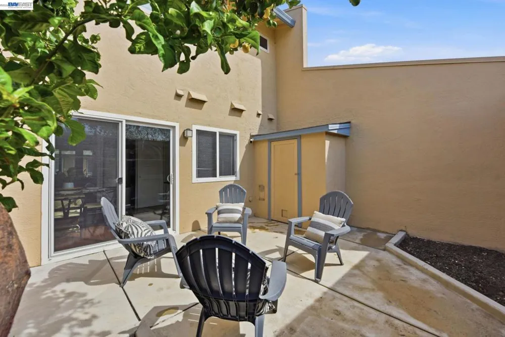 27864 Hummingbird Ct Hayward, CA 94545