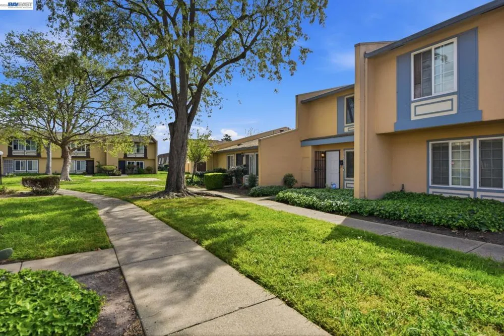 27864 Hummingbird Ct Hayward, CA 94545
