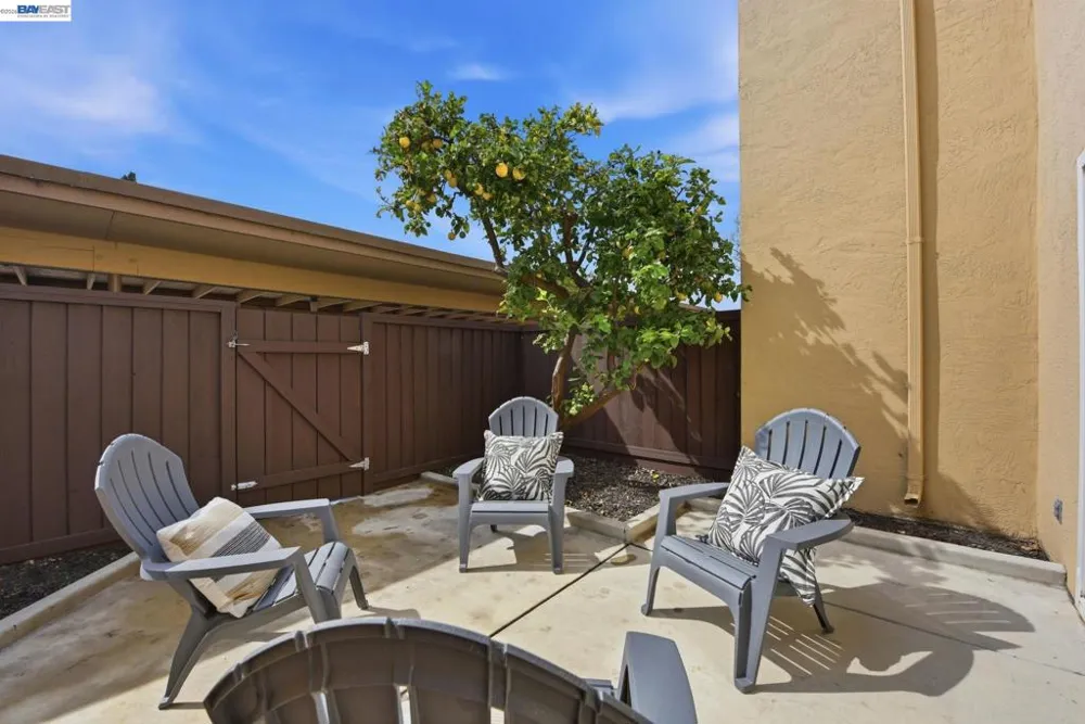 27864 Hummingbird Ct Hayward, CA 94545