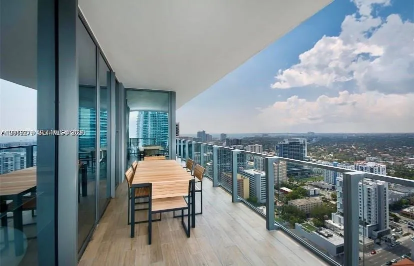 88 SW 7th St #2712 Miami, FL 33130