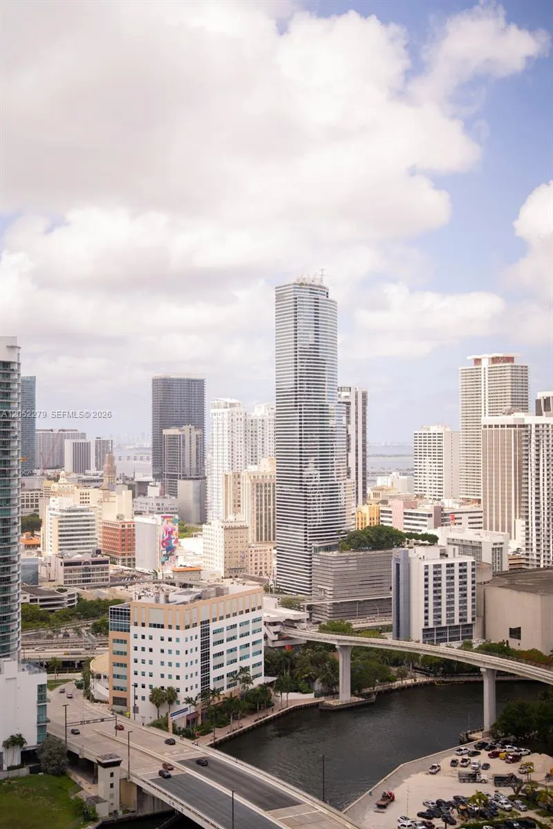 88 SW 7th St #2712 Miami, FL 33130