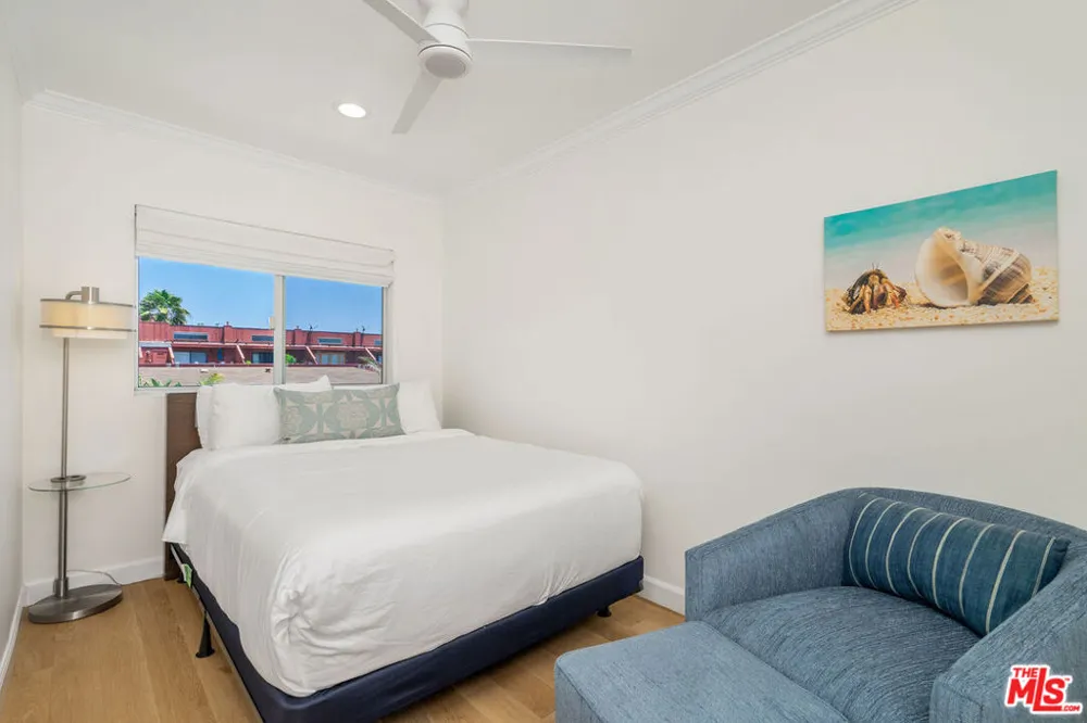 2101 Ocean Avenue #17 Santa Monica, CA 90405