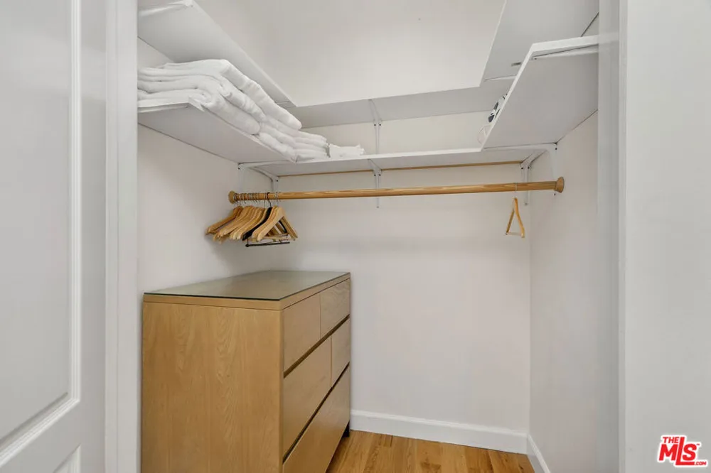 2101 Ocean Avenue #17 Santa Monica, CA 90405