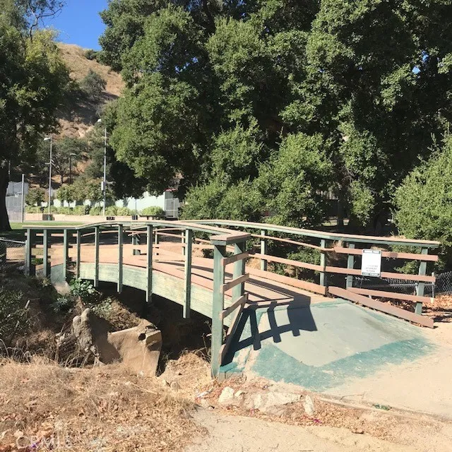 Pinedale Place Val Verde, CA 91384