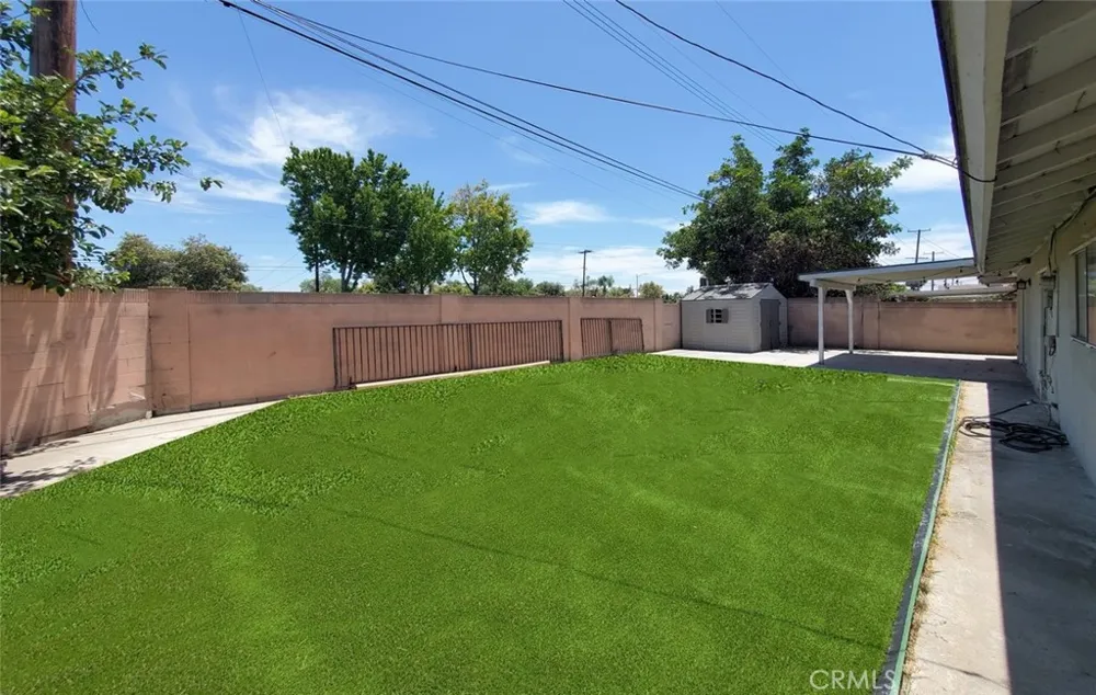 1217 S Huron Santa Ana, CA 92704