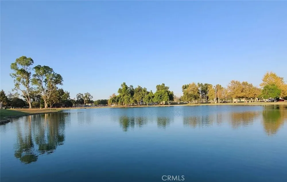 1217 S Huron Santa Ana, CA 92704