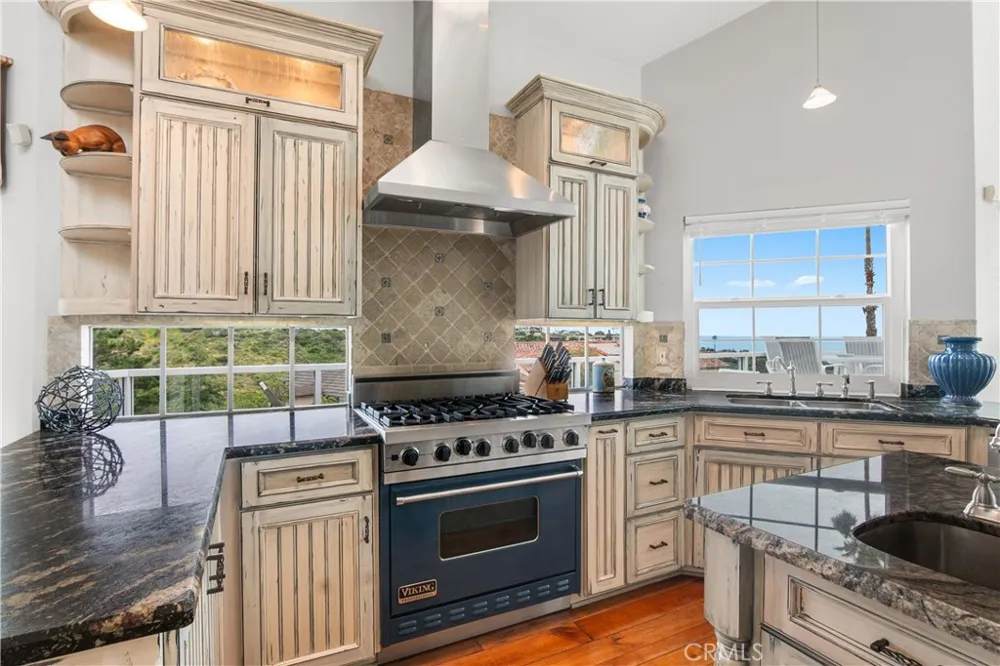 2210 Bridge Laguna Beach, CA 92651