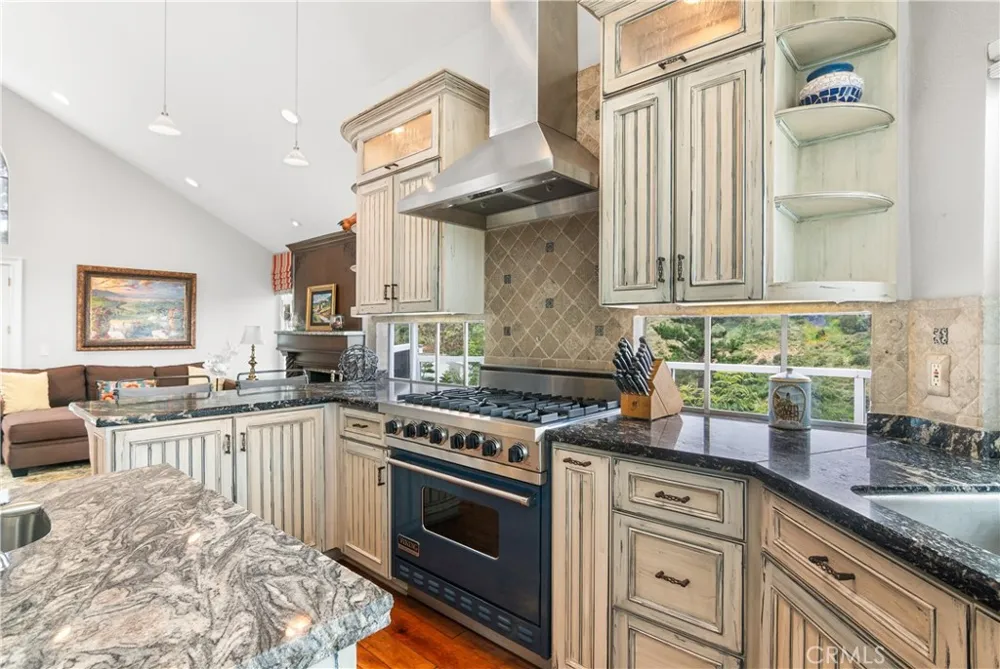 2210 Bridge Laguna Beach, CA 92651