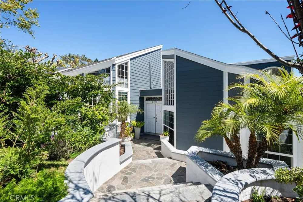 2210 Bridge Laguna Beach, CA 92651