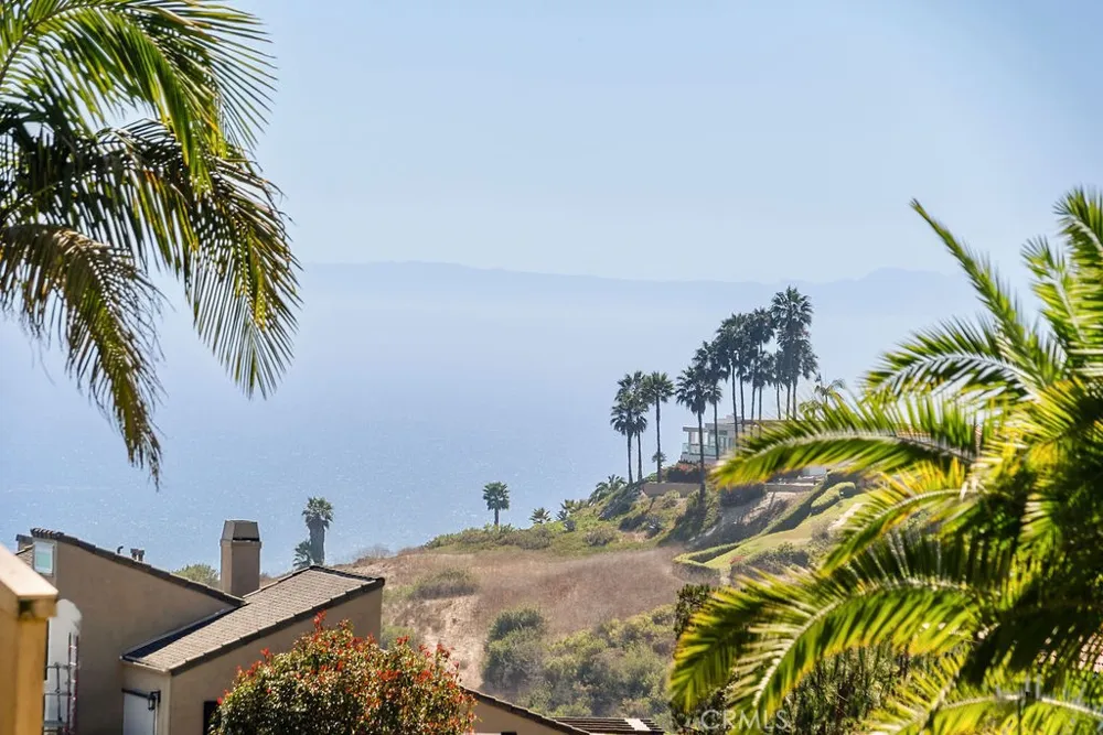 2210 Bridge Laguna Beach, CA 92651