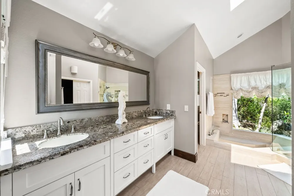 2210 Bridge Laguna Beach, CA 92651