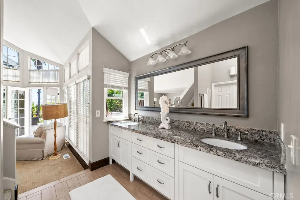 2210 Bridge Laguna Beach, CA 92651