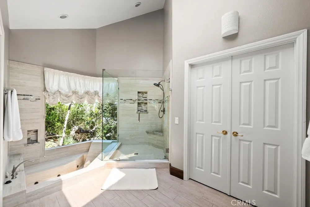 2210 Bridge Laguna Beach, CA 92651