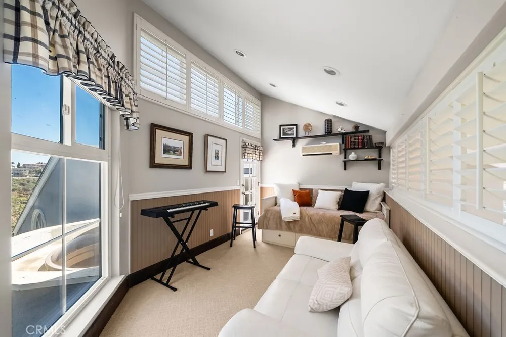 2210 Bridge Laguna Beach, CA 92651