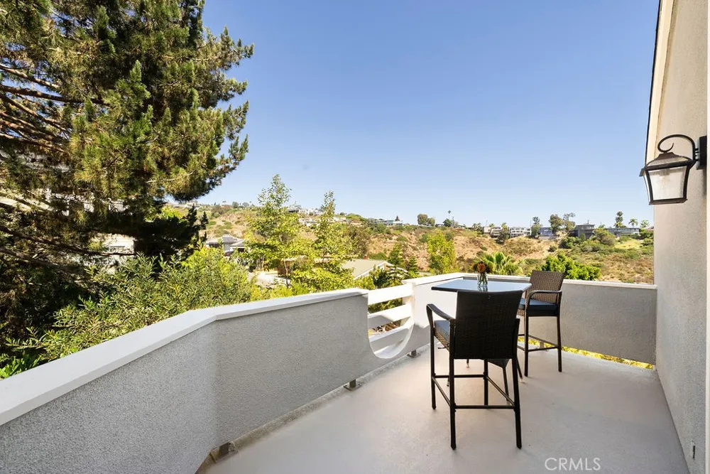 2210 Bridge Laguna Beach, CA 92651